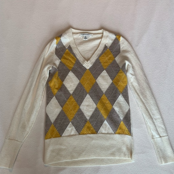 Banana Republic Argyle Sweater - Picture 5 of 5
